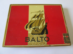 PACHET TABLA 50 TIGARETE BALTO CU TIMBRU ROMANESC REGALIST C.A.M. DIN ANII 30 foto