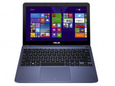 Asus - 11.6&amp;quot; Laptop - Intel Atom - 2GB Memory - 32GB Flash Storage - WINDOWS 10 foto