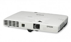Epson EB-1751, XGA 1024 x 768, 2600 ANSI, 2000:1 foto