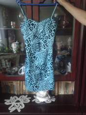 Rochie de ocazie , turcoaz , animal print negru , cu trena foto