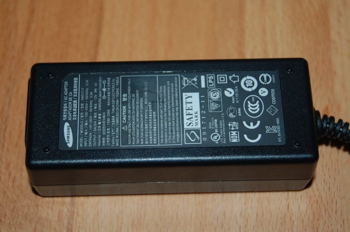 INCARCATOR ORIGINAL SAMSUNG 12V 1A 12W MODEL SAD1212 MUFA 3.7*1,5 MM