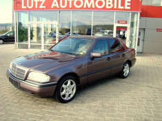 Mercedes-Benz C180 foto