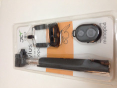 Selfie Stick telescopic cu telecomanda Bluetooth inclus caliate foto
