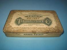 Cutie veche Tigarete ARAKS, metal anii 1930, 12/7.5 cm. foto