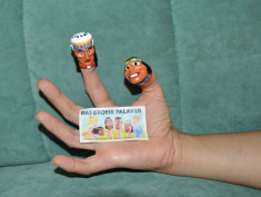 Lot 2 figurine surprize ou Kinder,cap de indieni, tip degetar (pe deget) foto