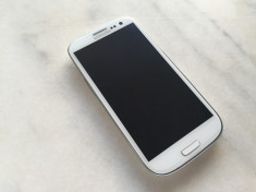 Samsung I9300 S3 16GB White stare excelenta,NECODAT,pachet complet+husa - 499ron foto