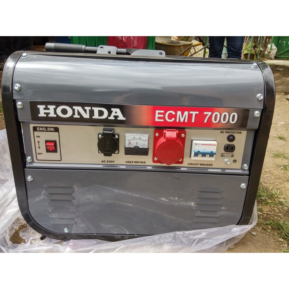 Generator electric Honda ECMT 7000 si Motopompa WT40X arhiva Okazii.ro