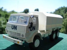 2436.Macheta camion militar KaMAZ-4310 UN scara 1:43 foto