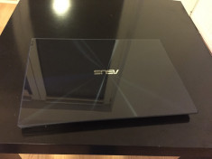 Asus Zenbook UX302 foto