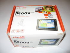 Sistem de navigatie Mio Moov 330 Europe Plus + card SDHC Kingston 8GB foto