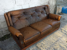 Canapea Chesterfield-Pegasus. Made in England. Nr 2. foto