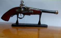 Bricheta pistol clasic model 1 foto