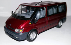 Minichamps Ford Transit passenger van 1:43 foto