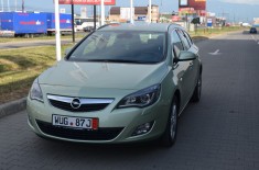 Opel Astra Sports Tourer 2.0 CDTI 160 CP-2011 foto