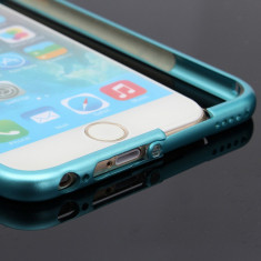 Bumper metal flexibil functie stand albastru Iphone 6 4,7" + folie ecran