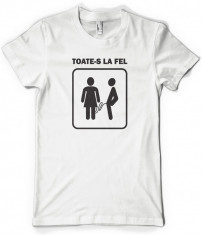 TRICOU PERSONALIZAT, CADOU - &amp;quot;PARAZITII TOATE-S LA FEL&amp;quot; foto