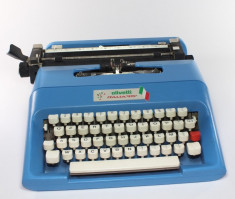 Masina de scris Olivetti foto