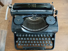 masina de scris veche foto