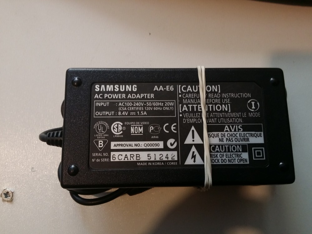 91.Alimentator Incarcator Foto Samsung AAE6 AAE7A 8.4V 1.5A + Cablu