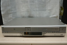 DVD recorder combo Toshiba D-VR30 defect foto