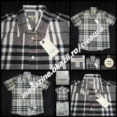 CAMASA BARBATEASCA MANECA SCURTA FIRMA BURBERRY LONDON IMPRIMEU CLASIC SUPRADIMENSIONAT FOND GRI 100% BUMBAC COLECTIE NOUA CAMASI BARBATI BARBATESTI foto