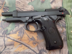 Pistol BERETTA M92 -BLOW-BACK(recul)-Gas foto