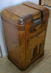 Consola radio Art Deco din lemn masiv si lemn stratificat; Comoda cu radio foto