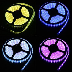 60 leduri / METRU Banda Multicolora Decorativa SMD 300 LED Strip Light RGB 5 Metri 60 LED-uri pe metru - rezistenta la intemperii foto