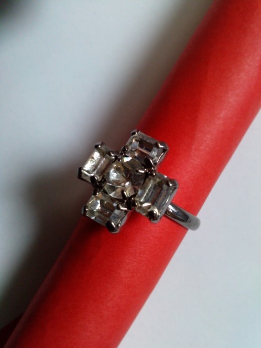 Inel din metal alb cu 5 pietre cristal, diametru ajustabil