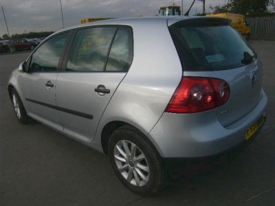 Vindem pompa ulei VW Golf 5 2.0 tdi BKD foto