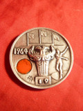 Insigna argint - Olimpiada Tokio 1964 , d= 3,4 cm