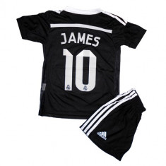 Tricou+Sort(Compleu) Pentru Copii Adidas Real Madrid Deplasare Sezon 2014/15(NR 10 JAMES) foto