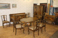 Sufragerie CHIPPENDALE. Masa cu 8 scaune (din care 2 jilturi) + 3 dulapuri. Fabricate 1900-1910. foto