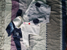 Vand set 2 hanorace si 1 cardigan, pentru baieti 6-12 Luni, stare f. buna, second hand foto