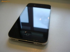 Telefon iPhone 4s model 16gb pe negru foto