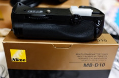 Grip MB- D10 pentru Nikon d700, d300, d300s Nou foto