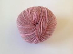 Fir de tricotat sau crosetat , Bumbac catifelat , moale , degrade roz foto