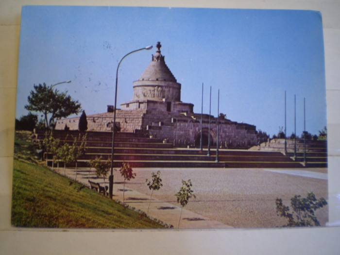 ROMANIA - CARTE POSTALA - MARASESTI - MAUSOLEUL EROILOR - CIRCULATA , TIMBRATA.