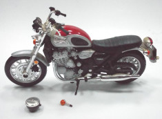 MOTOCICLETA-SCARA 1/18- BIKE-TRIUMPH++2999 LICITATII !! foto