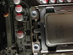 Super OKAZIE Procesor Intel Core i7 960 3200MHz 8MB Socket 1366 8 nuclee (4 fizice + 4 virtuale) Optional si placa de baza x58 foto