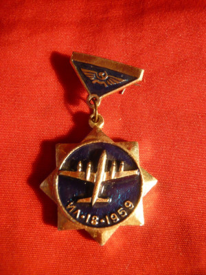 Insigna Aviatie1959 URSS IL 18 , metal si email ,h= 3,7 cm foto