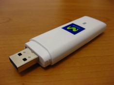 Modem stick dongle USB internet mobil 3G Huawei E1752 decodat liber de retea foto