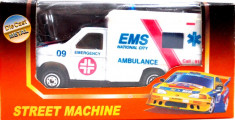 MATCHBOX-SCARA 1/64--DIVERSI PRODUCATORI-FORD F-350 AMBULANCE-++2999 LICITATII !! foto