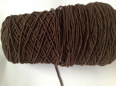 Fir de tricotat sau crosetat , bumbac cu acril , siret mole catifelat - maro foto