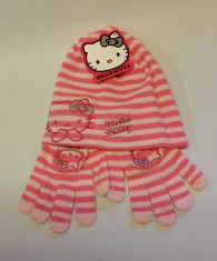 Set caciula si manusi - Hello Kitty - roz foto