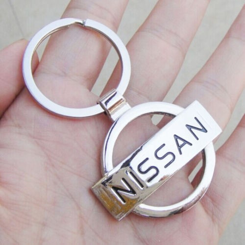 Breloc auto nou model logo NISSAN si cutie simpla cadou