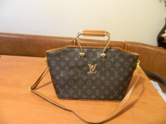 GEANTA LOUIS VUITTON ABSOLUT SUPERBA ,PRET MICUT! 40 X 24 CM foto