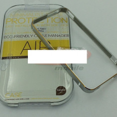 Bumper aluminiu iPhone 4 / 4S argintiu