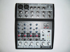 Mixer Audio Behringer Xenyx 802 foto