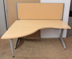 Birouri de colt Steelcase 160X140 cm cu picioare metalice, Masa de lucru; Birou foto